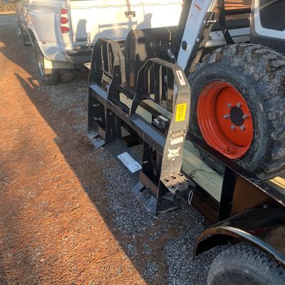 Side of the loaded trailer